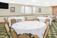 Wingate by Wyndham Lafayette Airport