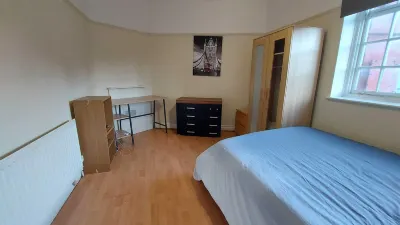 London Edgware Station Apartment Hotels near West Hendon Playing Field