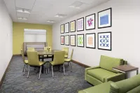 Holiday Inn Express & Suites Baltimore - BWI Airport North