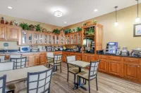 Best Western Plus Bradbury Inn  Suites - breakfast