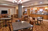 โรงแรม ฮอลิเดย์ อินน์ เอ็กซ์เพรส โฮเทล แอนด์ สวีทส์ ไอดาโฮฟอลส์ บาย IHG - ที่มีที่จอดรถ