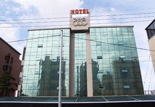 3. 컨시드모텔..