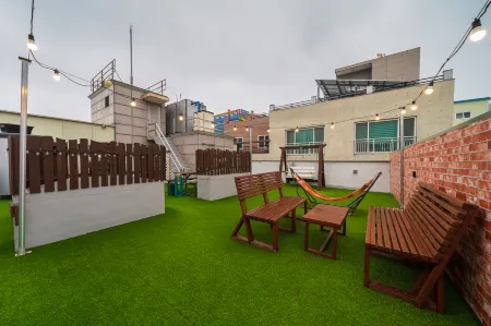 Gohyeon, Geoje Stay in Geoje Island Отели рядом с достопримечательностью «Коджедо»