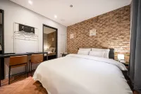 Siheung Bunny Hotels in Сіхин