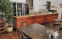 Hotel et Motel le Chateauguay - breakfast
