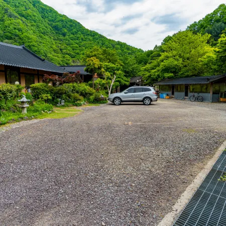 Hadong Kkotdam Pension