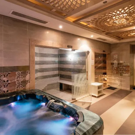 AMC Royal Hotel & Spa