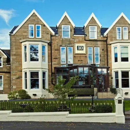 Number 10 Hotel