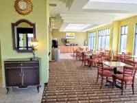 Days Inn by Wyndham Windsor Locks / Bradley Intl Airport - breakfast