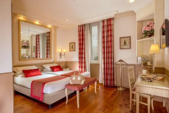 โรงแรมวิลลา กลอรี