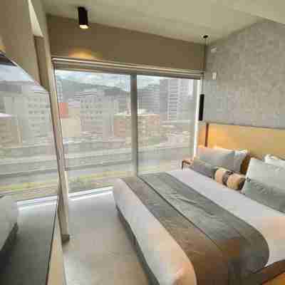 Icon 100 Luxury Apartasuites Rooms