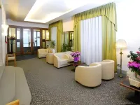 Hotel Button - bar