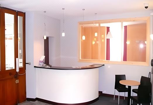 호텔 뒤 루브르 샤모니-몽-블랑의 깔끔한 객실 이미지