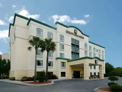 Quality Inn & Suites Các khách sạn gần Crescent Shores