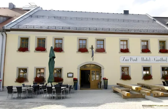 祖爾博斯特旅館酒店