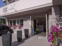 레지던스 아트 Area giochi inclusiva "Tutti a bordo!" 주변 호텔