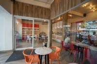 Residence 8 Hotels in Ilir Timur I