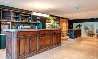 5. B&B HOTE..