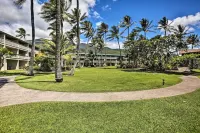 Oceanfront Molokai Condo w/ Pool & Grills! Các khách sạn gần Kalua'aha Church