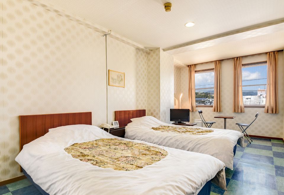 Central Hotel Hitoyoshi - Housity