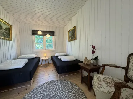 Big Renovated Cottage with Soul and Love Отели в г. Grevinge