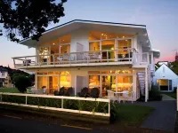 Hananui Lodge and Apartments