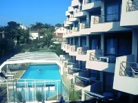Hotel Brise de Mer - Piscine intérieure & extérieure