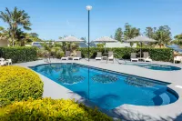 Governors Lodge Resort Hotel - Pools