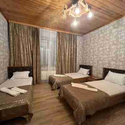 Cozy House with Swimming Pool Near City Center No1 Rooms