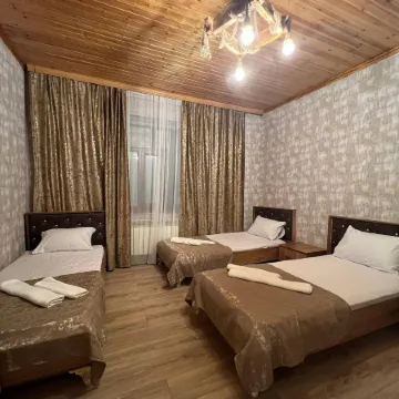 Cozy House with Swimming Pool Near City Center No1
