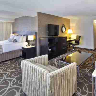 Crowne Plaza Kitchener-Waterloo Rooms