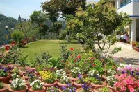 Munish Resorts Hotels near Gurudwara Sri Guru Gobind Singh Ji
