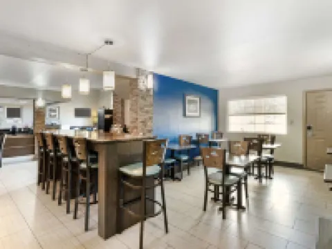 範步倫貝斯特韋斯特酒店 克勞福德縣酒店