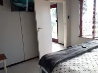 Crest Farm - Self-Catering 2-Bedroom, Wi-fi, Views, Swiming Pool ウォーターフォールのホテル