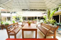Hotel Suroyo Mitra RedDoorz