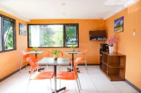 Front One Inn Malang Hotels in Lowokwaru