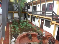 Residencia Leones de Castilla Hotels in 