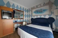 Hotel la Gradisca Hotels near Coconuts