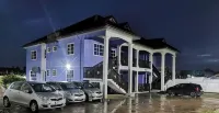 Tropical Oasis in Accra - 2 Bedroom Apartment Hotels in Amasaman