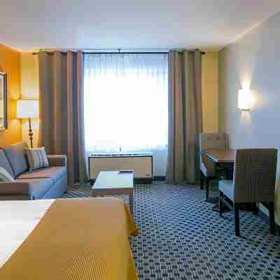 Holiday Inn Express & Suites Tremblant Rooms