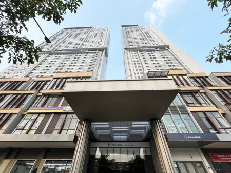 Vasanta Innopark Apartment by SiniBobo Отели рядом с достопримечательностью «Bonecom Tricom Mm2100»