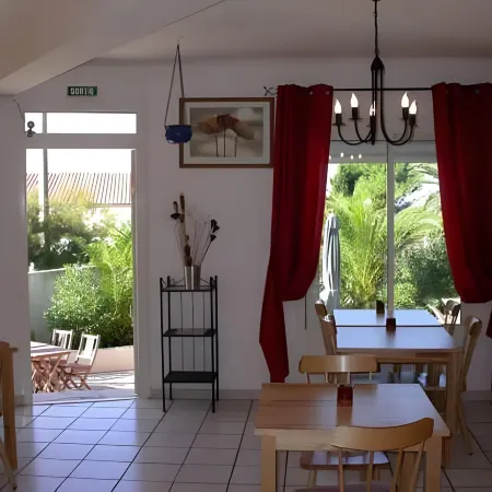 Hôtel Almanarre Plage - Hôtel Eco-Responsable Face à la Mer