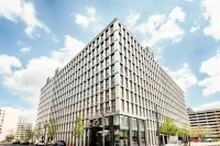 Premier Inn Berlin Alexanderplatz Hotel Hôtels à proximité de : Fernsehturm de Berlin