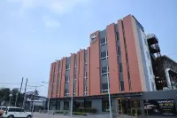 The Citi Residenci Hotel, Banskopa Hotels near Churulia Nazrul Academy Town Library