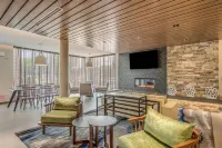 Fairfield Inn & Suites Whitewater - parking