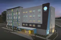 Tru by Hilton Jackson - parking