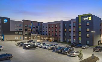 Tru by Hilton Omaha I-80 at 72nd Street