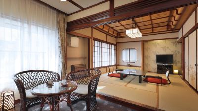 【漆宝閣】寄木細工の和室（10畳＋ダイニングエリア）「津軽」[喫煙] 熱海温泉　さくらや旅館の写真