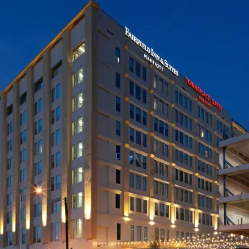 TownePlace Suites Dallas Downtown Отели рядом с достопримечательностью «Кей Бейли Хатчисон Конвеншен Сентер Даллас»