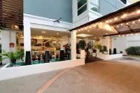 Klassique Sukhumvit Hotel in zona Wat Maha But Temple - Mae Nak Shrine